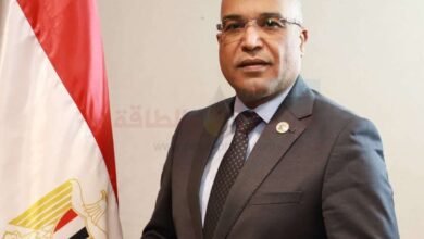 نقيب-البترول-فى-الموبيل-الذهبي-لعيد-البترول-تاريخ-طويل-من-الإنجازات-بدأت-بعد-نصر-أكتوبر